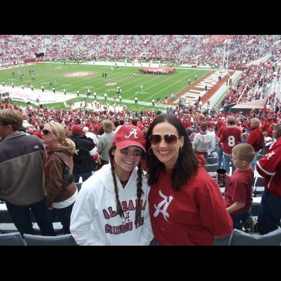 Meet your Posher, Lyssa - Picture 2 of 2